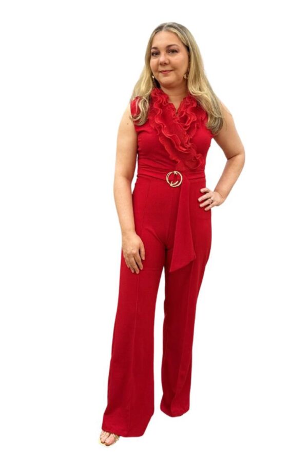 Jumpsuit con ruchas delanteras y cinturón