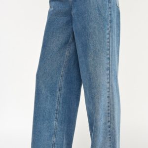 Jeans ancho a la cintura con estampado paisley