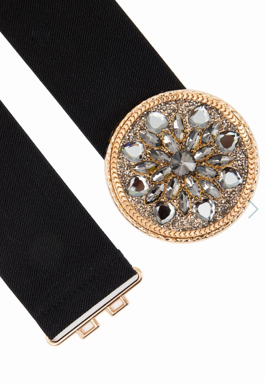 Cinturón elástico con hebilla redonda con piedras