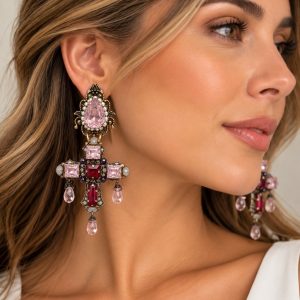 Aretes estilo Barroco en forma de cruz