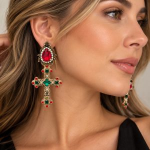 Aretes estilo Barroco con cruces y pedrerías